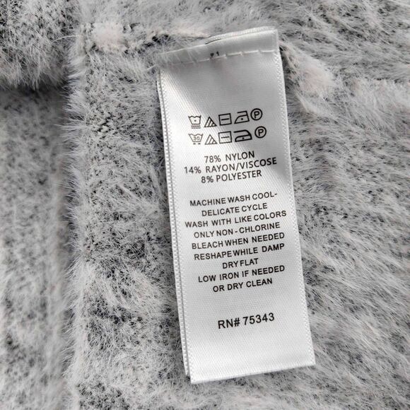 Tahari Sweater Womens Sz M White Gray Plaid Eyelash Knit Mock Neck Pullover Soft - Picture 7 of 8